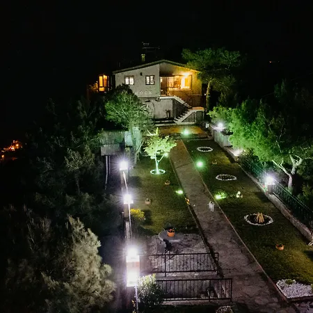 Assos Kartal Yuvasi Sazlı
